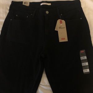 Levi straight leg jean size 12 in black